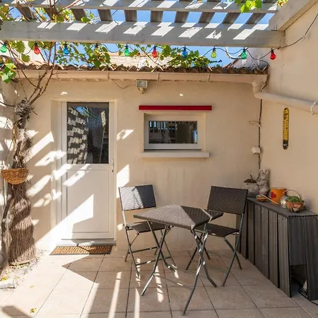 Lägenhet Aux Portes De La Camargue